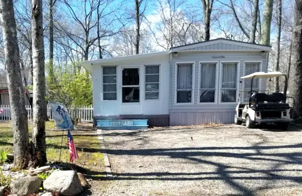 1 Robinson Way #85, Kennebunk, ME 04043