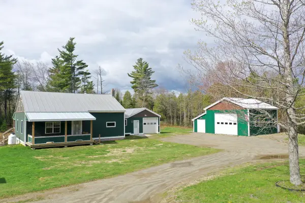 877 Hole In The Wall Road, Solon, ME 04979