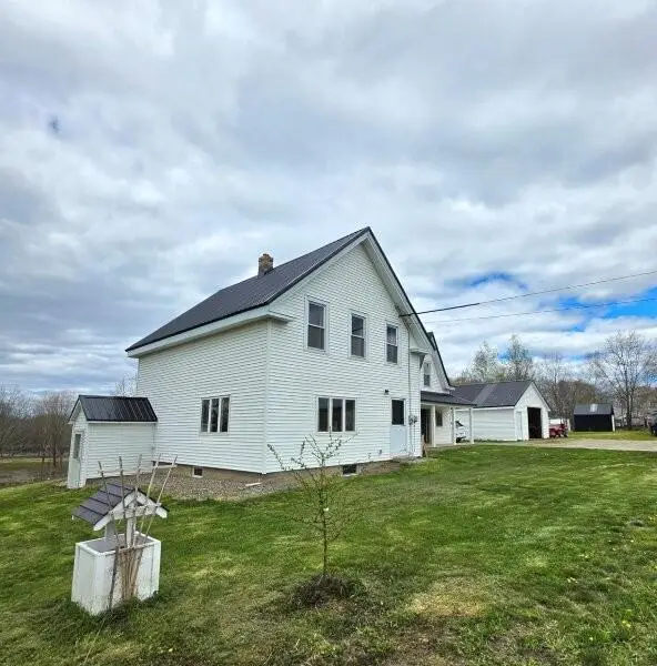 866 Main Street, Lincoln, ME 04457