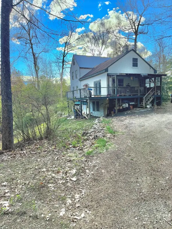 13 County Road, Sebago, ME 04029