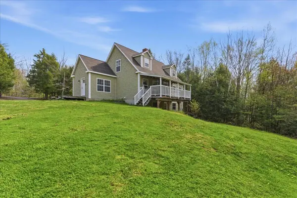 37 Palmer Road, Pittston, ME 04345