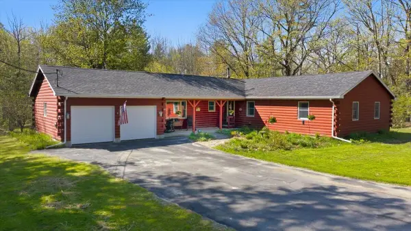 43 Holmes Road, Winthrop, ME 04364
