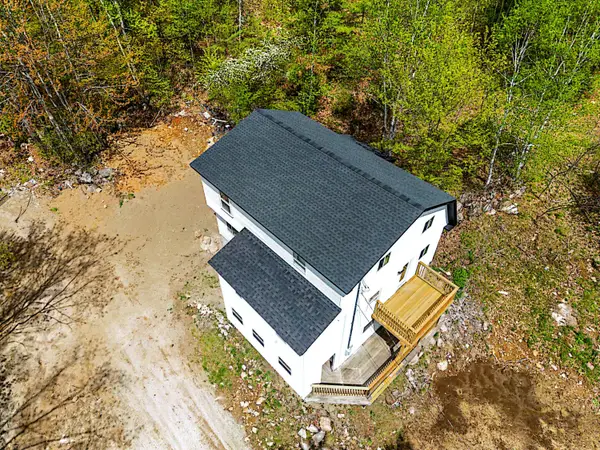 31 New Dawn Road, Oxford, ME 04270
