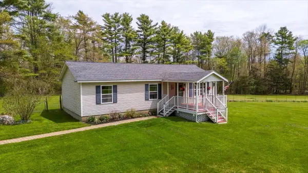 11 Simon Road, Waldoboro, ME 04572