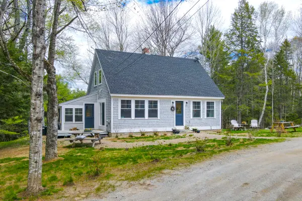38 Thurlow Road, Lincolnville, ME 04849