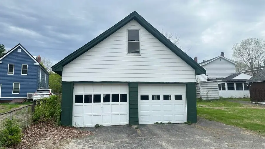 41 York Street, Millinocket, ME 04462 - #3