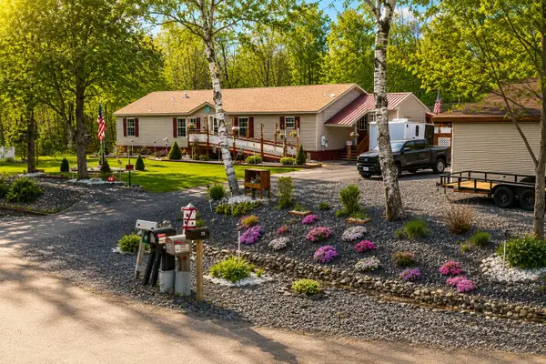38 Kelly Circle, Sidney, ME 04330