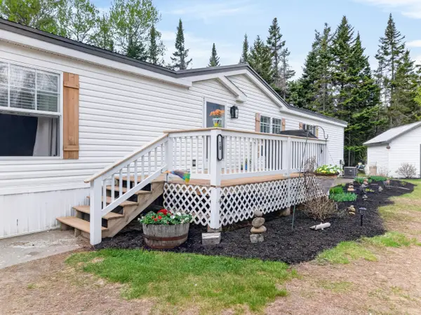 5,10,11 Country Lane, Kingfield, ME 04947