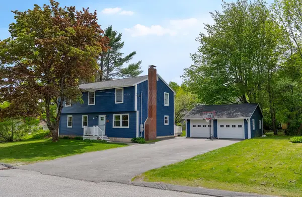 19 Hamlin Road, Falmouth, ME 04105