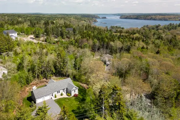 15 Shipbuilder Road, Boothbay, ME 04544