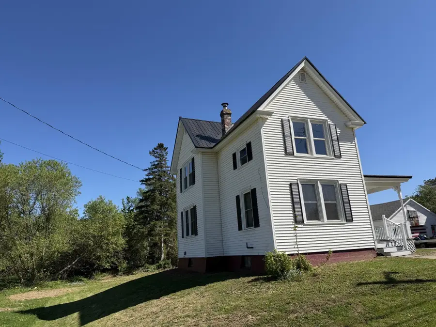 7 Cleveland Street, Houlton, ME 04730 - #3