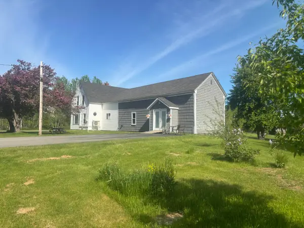 8 Lester Lane, Burnham, ME 04988