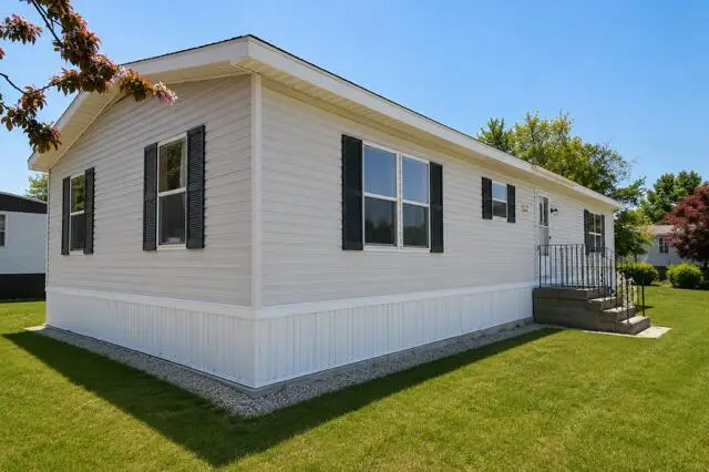 25 Village Drive, Lewiston, ME 04250 - #3