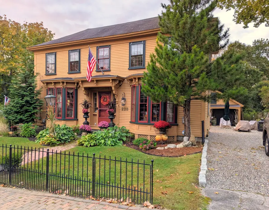 228 Main Street, Wiscasset, ME 04578 - #2