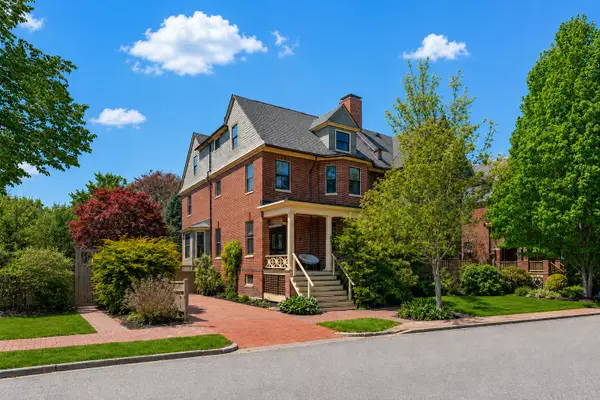 38 Neal Street, Portland, ME 04102