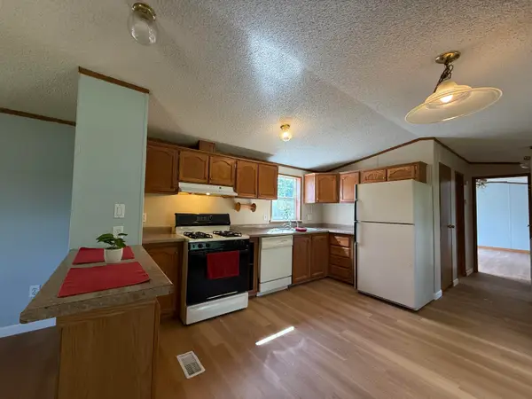 15 Michaels Way, Paris, ME 04281