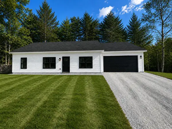 11 Car-ty Court, Lewiston, ME 04240
