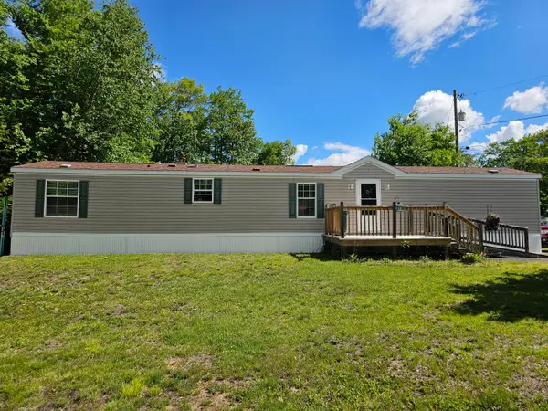 16 Leo Street, Sanford, ME 04073