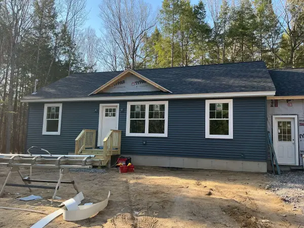 28 Beechwood Lane, Bridgton, ME 04009