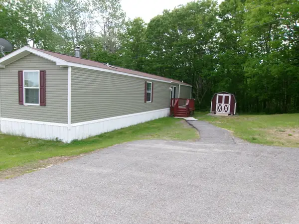 1 Gilmore Drive, Topsham, ME 04086