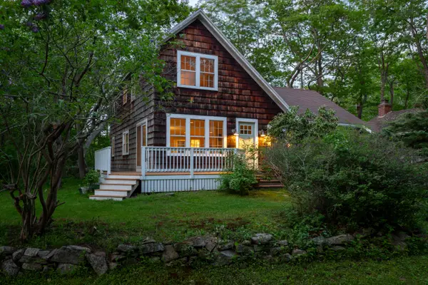 24 Maddox Pond Road, Biddeford, ME 04005