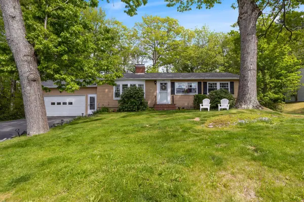 242 Spurwink Avenue, Cape Elizabeth, ME 04107