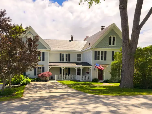 18 Trim Street, Camden, ME 04843