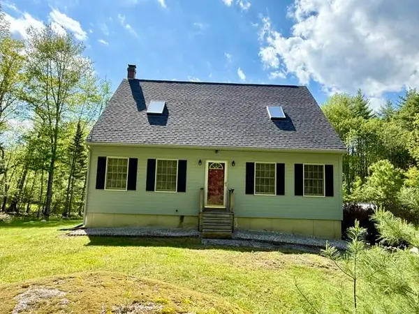 706 Middlesex Road, Topsham, ME 04086
