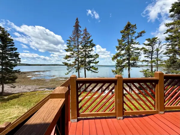 34 Deep Cove Road, Eastport, ME 04631