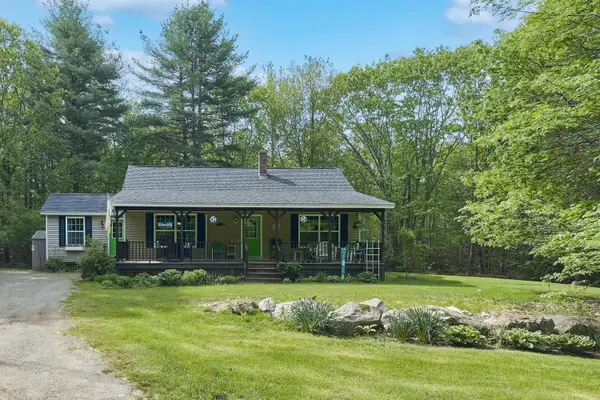 31 Dewdrop Lane, Waldoboro, ME 04572