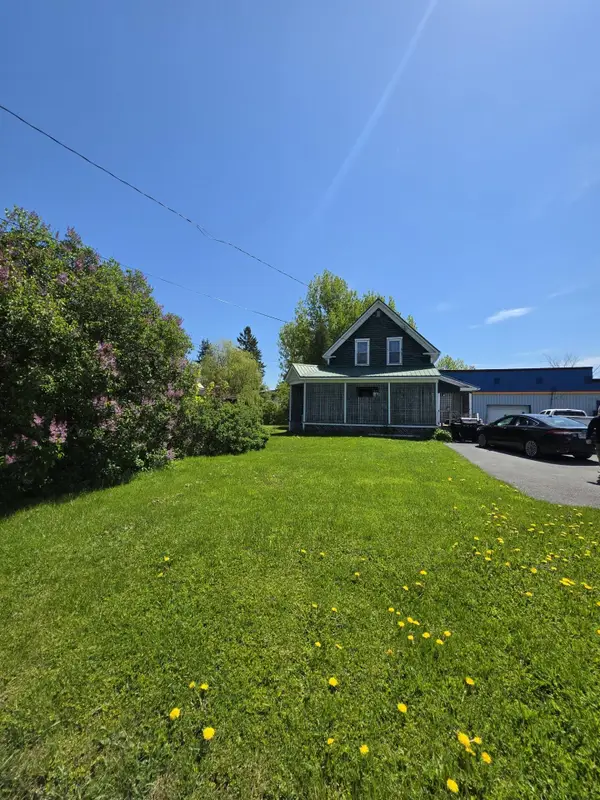 28 Dyer Street, Presque Isle, ME 04769