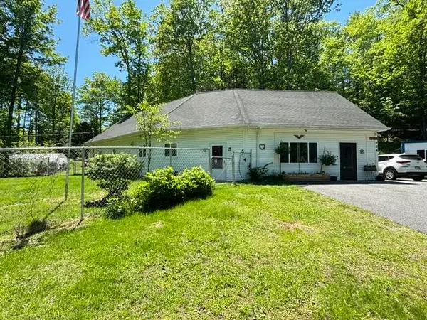 928 Main Street, Wayne, ME 04284