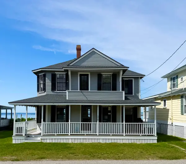 274 Beach Avenue, Kennebunk, ME 04043