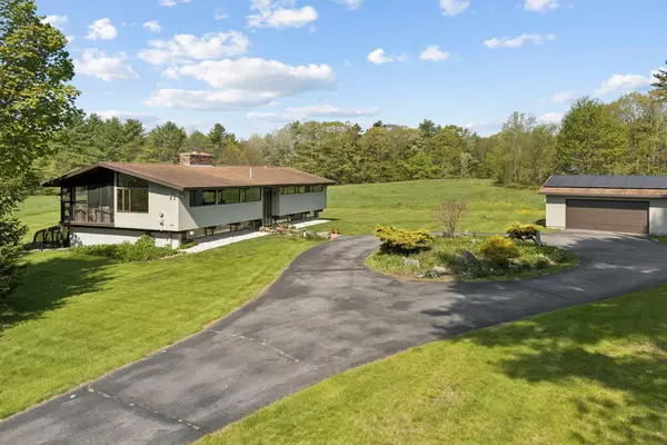 98 Field Road, Falmouth, ME 04105