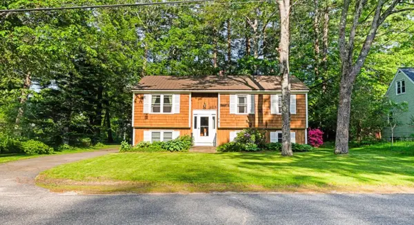 57 Barrows Drive, Topsham, ME 04086