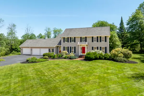 9 Birkdale Road, Falmouth, ME 04105