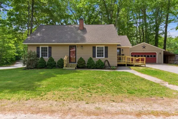 7 1st Street, Lisbon, ME 04252