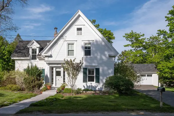 23 School Street, Stonington, ME 04681