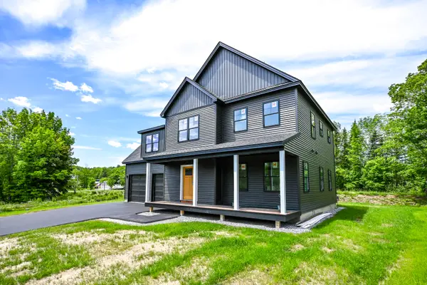 8 Constellation Way, Falmouth, ME 04105