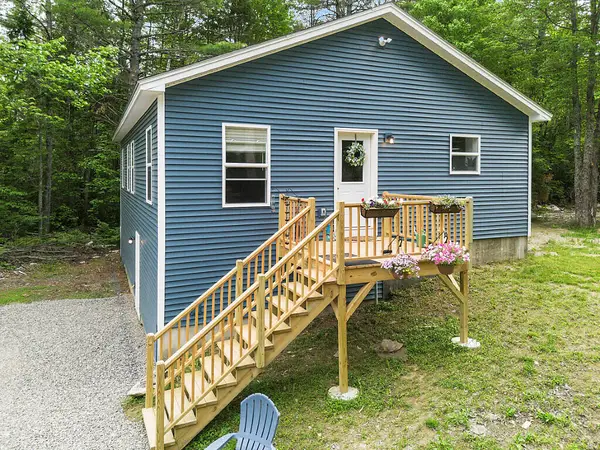 128 Boots And Saddle Road, Palermo, ME 04354