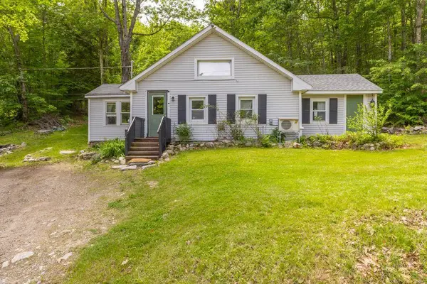 239 N Raymond Road, Gray, ME 04039