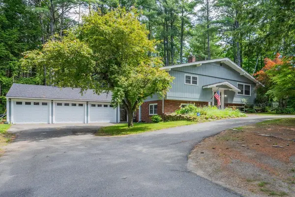 17 Apple Tree Lane, Manchester, ME 04351