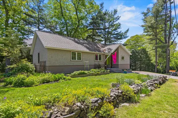 1088 Shore Road, Cape Elizabeth, ME 04107