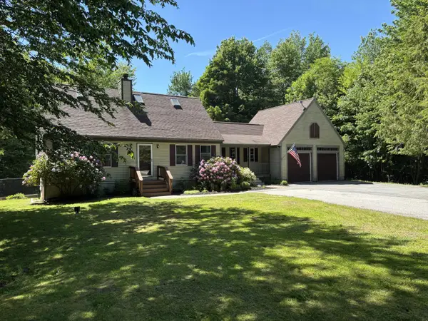 17 Curtis Road, Freeport, ME 04032