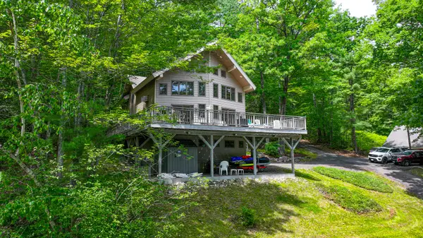 13 Hummingbird Lane, Harrison, ME 04040