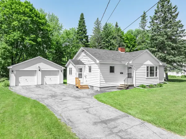 15 Parkway N, Brewer, ME 04412