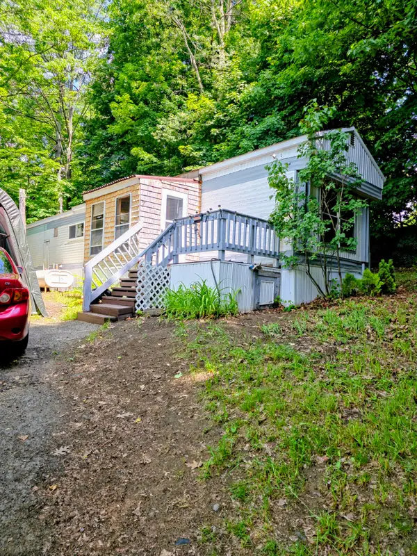 7 Whitman Street, Mexico, ME 04257