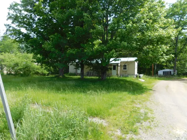 159 Commercial Street, Hartland, ME 04943