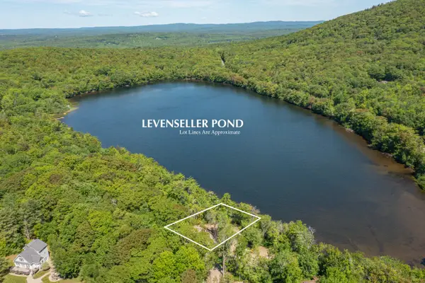 21 Rosenberg Road, Lincolnville, ME 04849