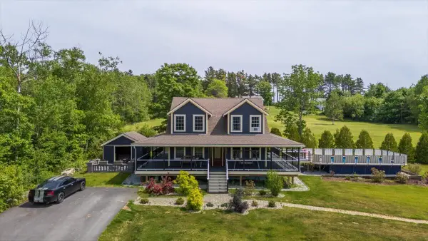 55 Mountain View Extension, Rockland, ME 04841